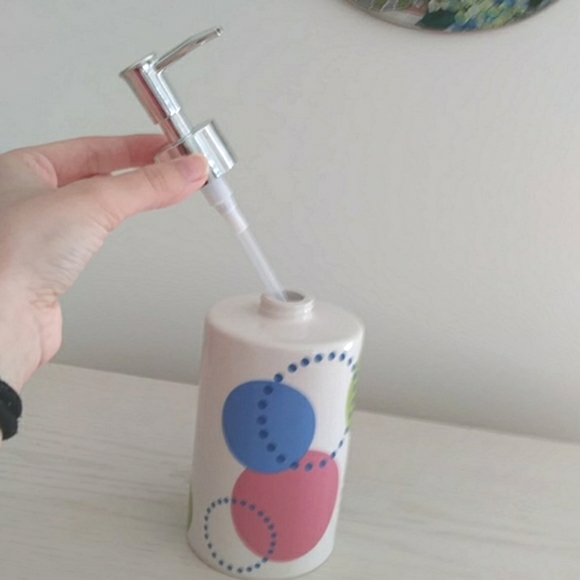 Matching Colorful Bath Set - Picture 10 of 14